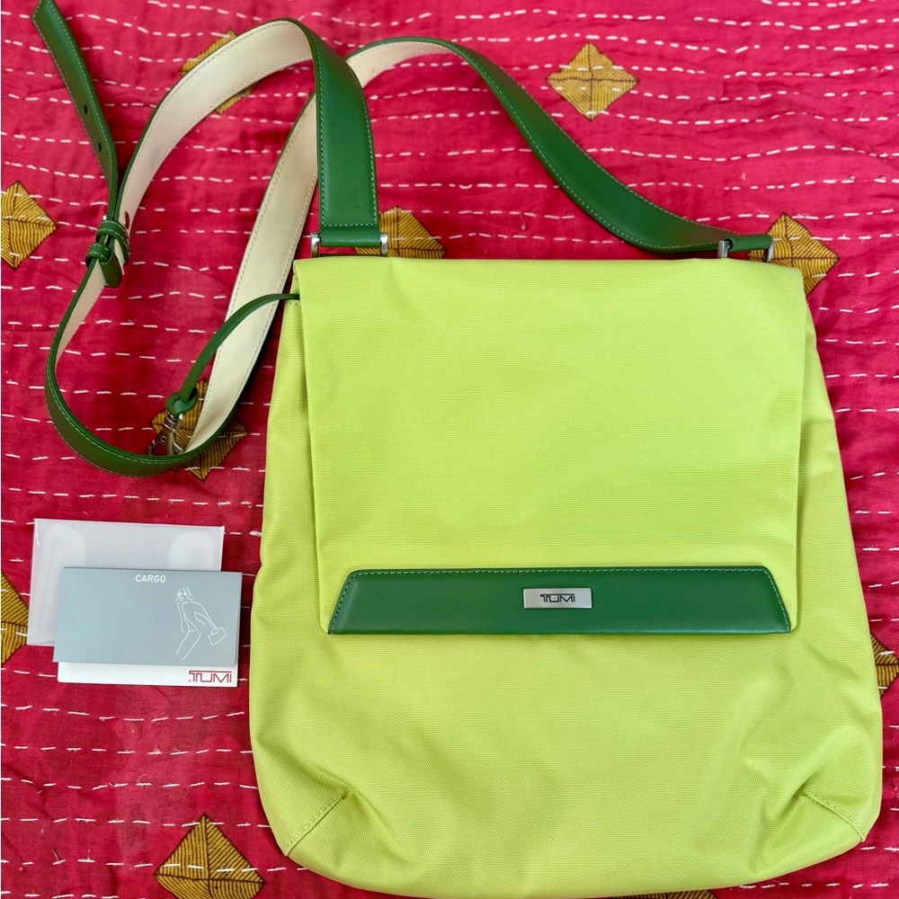 TUMI Cargo Slim Crossbody Bag Purse - Green Yellow - NWOT - Flaw Under Strap